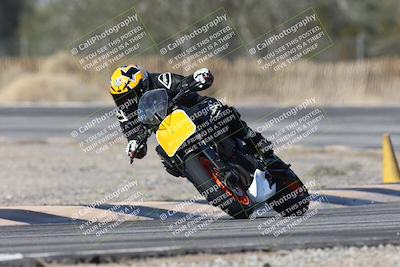 media/Dec-01-2025-Moto Forza (Mon) [[2daa91e15f]]/1-Advanced Group/Session 3 (Turn 3)/